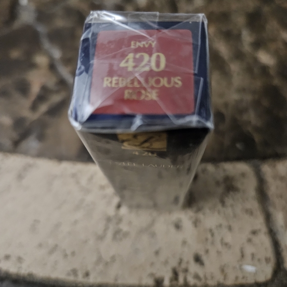 Estee Lauder pure color envy 420 Rebellious Rose NWT - Picture 3 of 3